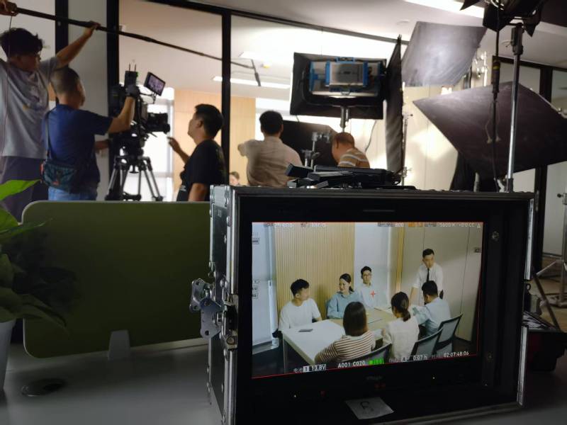 印台区TVC拍摄公司：科技产品视觉化大师，诠释未来感与功能美学